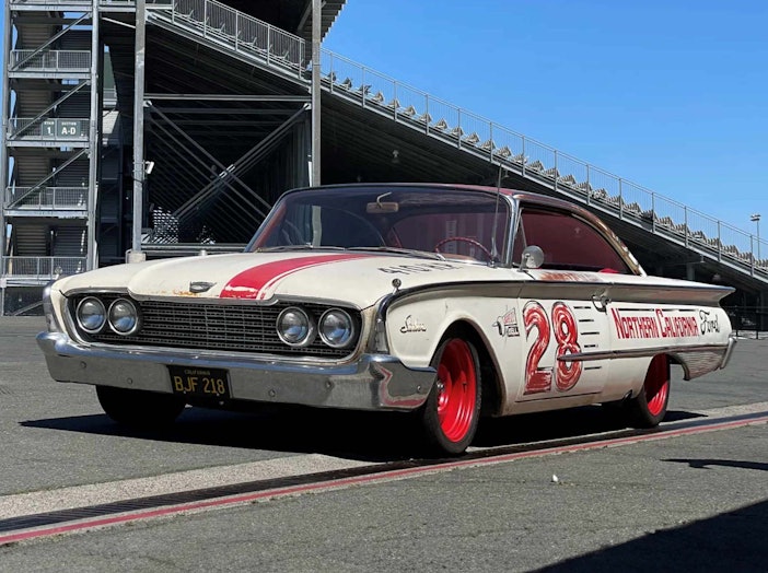 390-Powered 1960 Ford Starliner Club Victoria NASCAR Tribute