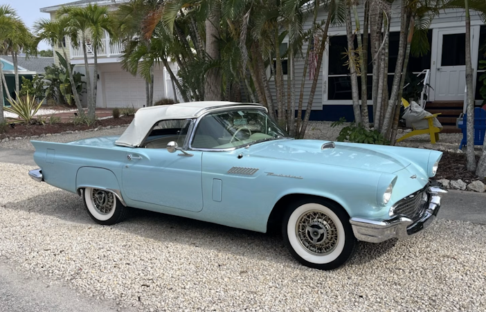 1957 Ford Thunderbird