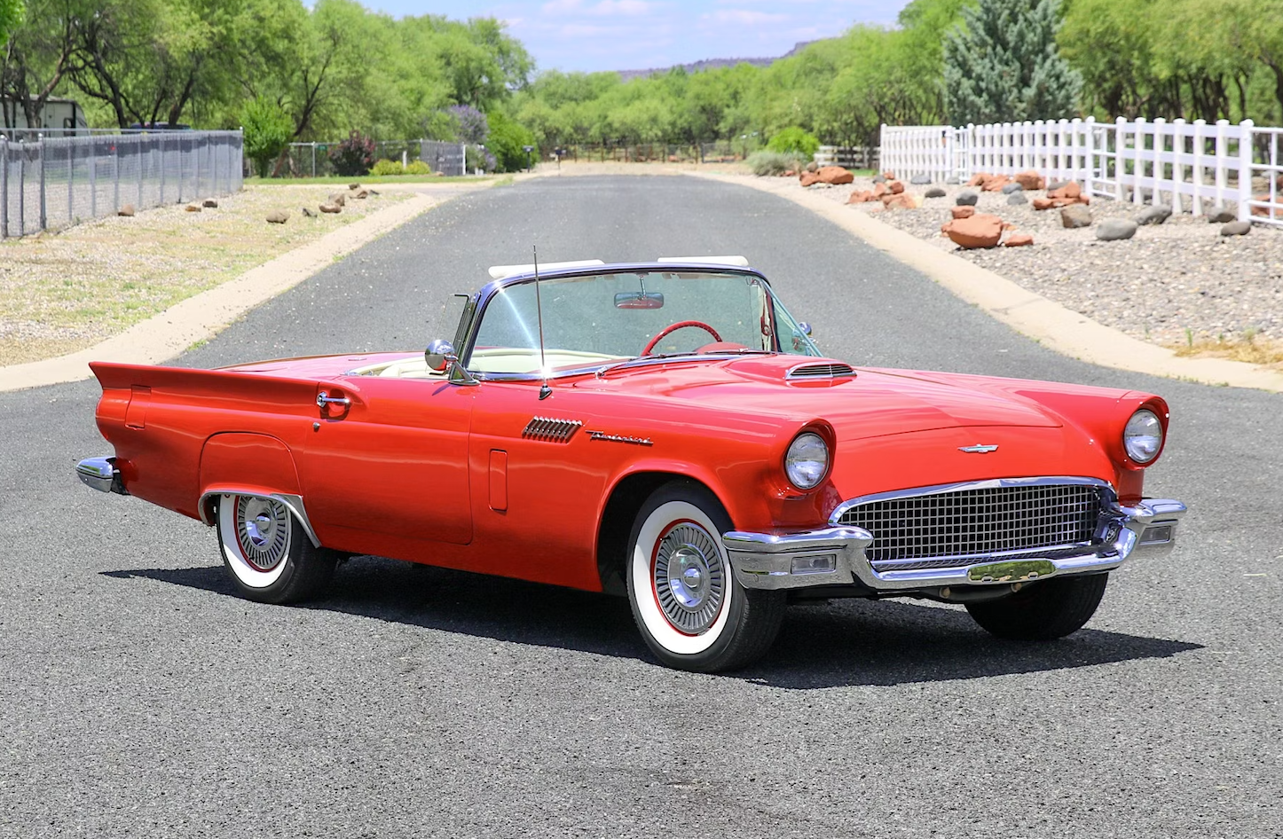 1957 Ford Thunderbird