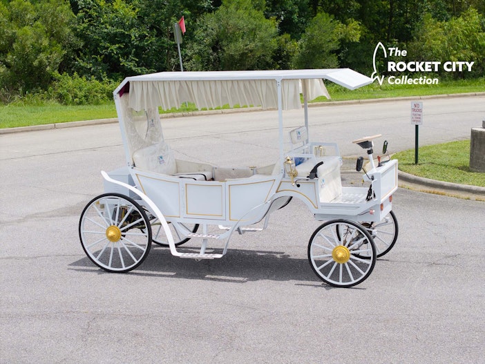 Xuchang Zhenda White Love Electric Wedding Horse Carriage
