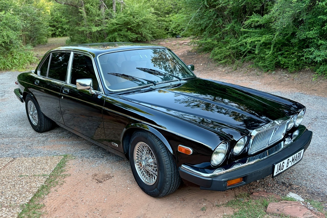 1986 Jaguar XJ6 