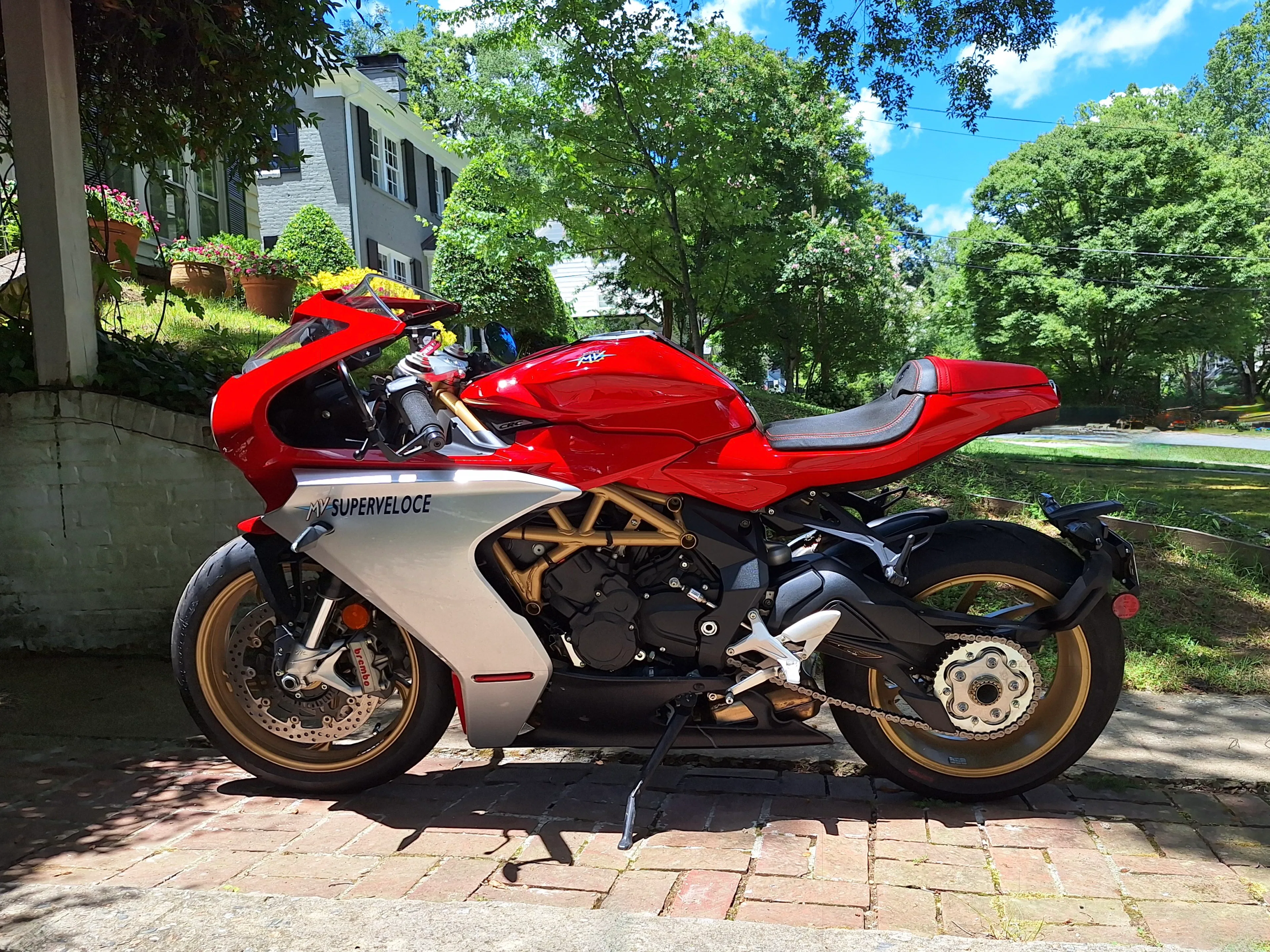 750-Kilometer 2021 MV Agusta Superveloce 800