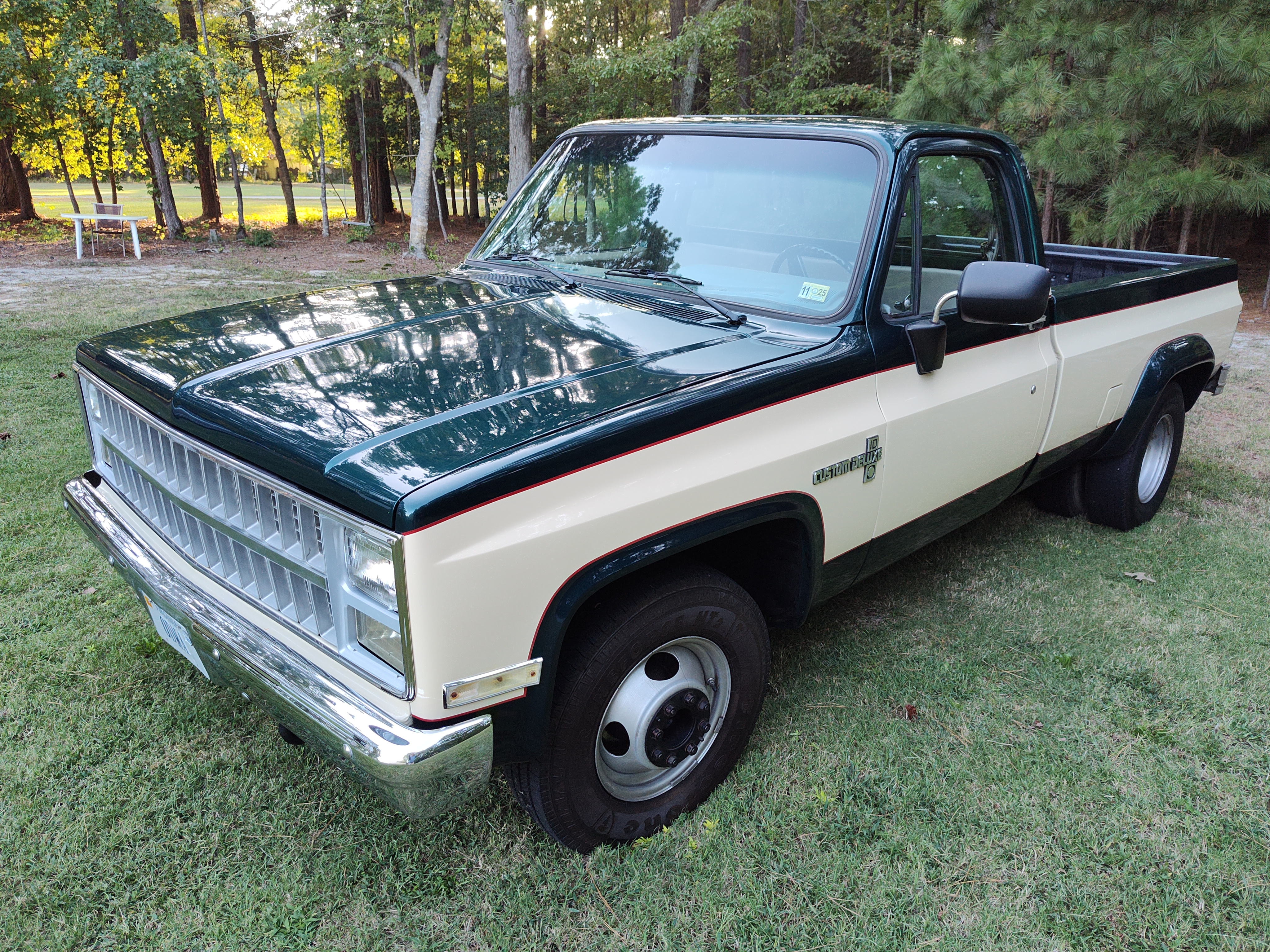 Modified 1988 Chevrolet R30 Custom Deluxe One-Ton Dually 4-Speed