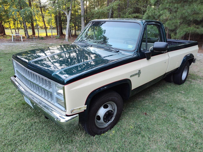 Modified 1988 Chevrolet R30 Custom Deluxe One-Ton Dually 4-Speed