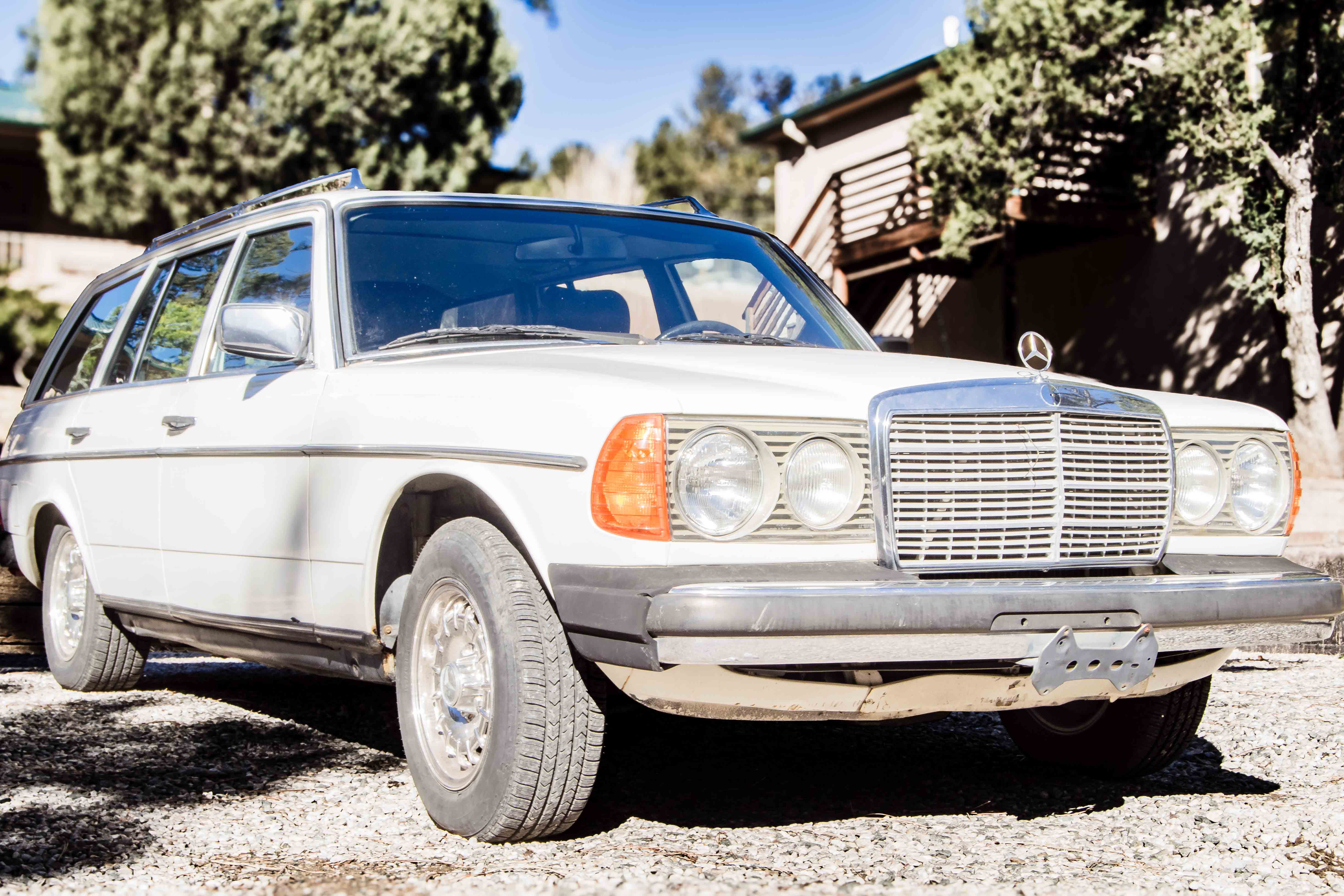 Euro 1982 Mercedes-Benz 300TD 4-Speed