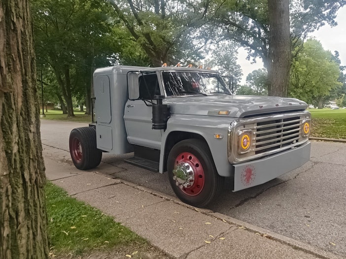Modified 1969 Ford F-600 4-Speed