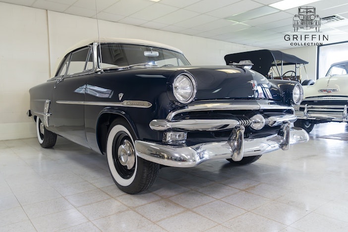 Small Block-Powered 1953 Ford Crestline Sunliner