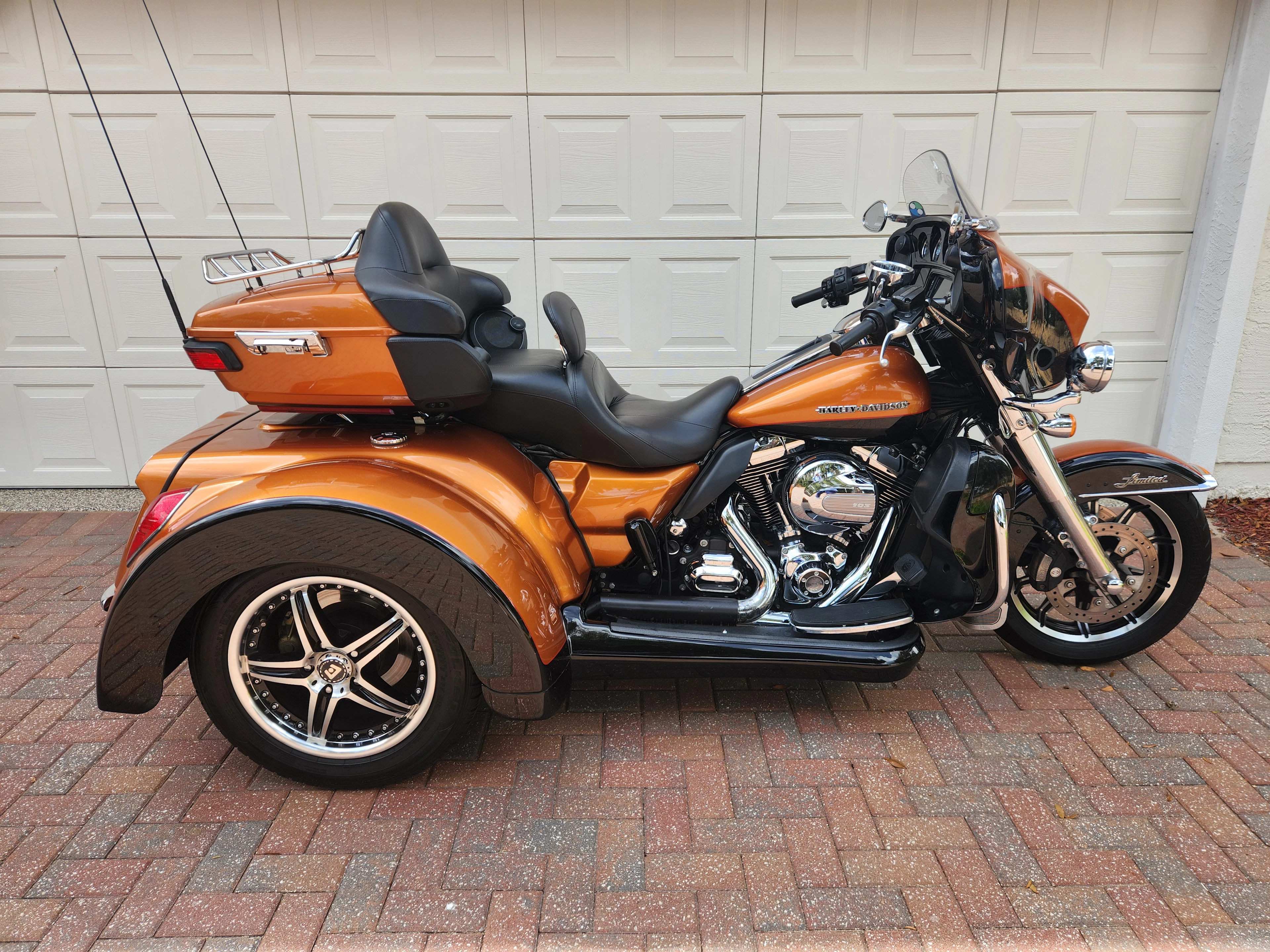 One-Owner 2015 Harley-Davidson Ultra Limited Trike Conversion
