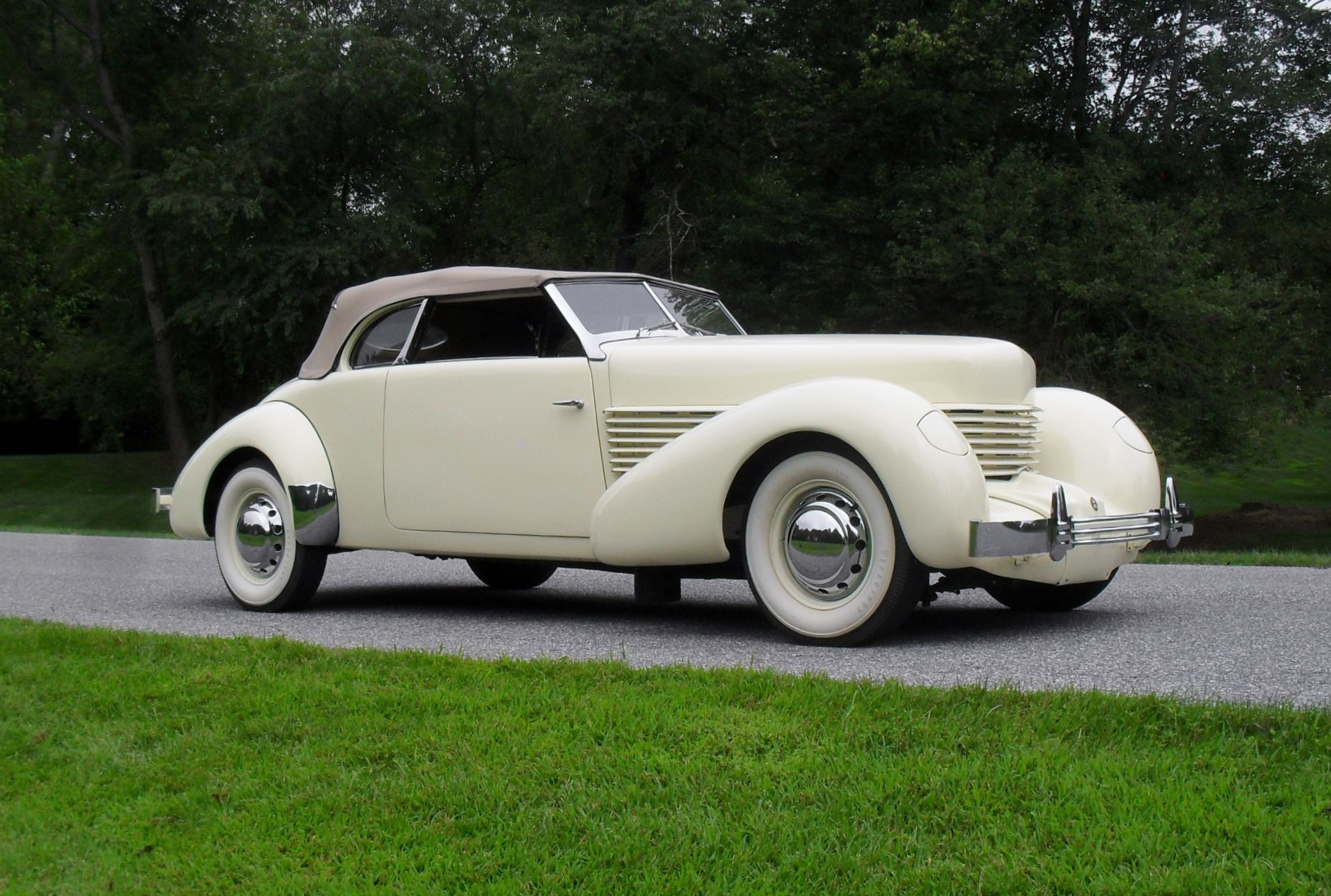 1937 Cord 812 Phaeton