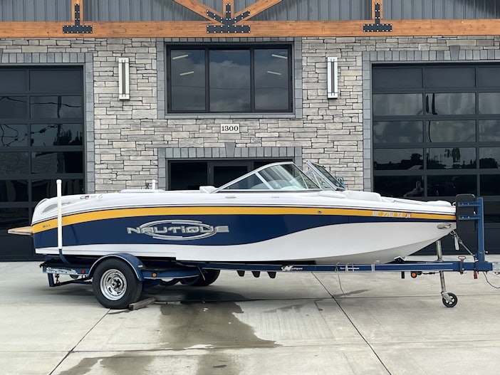 Single-Owner 2008 Correct Craft Air Nautique SV212