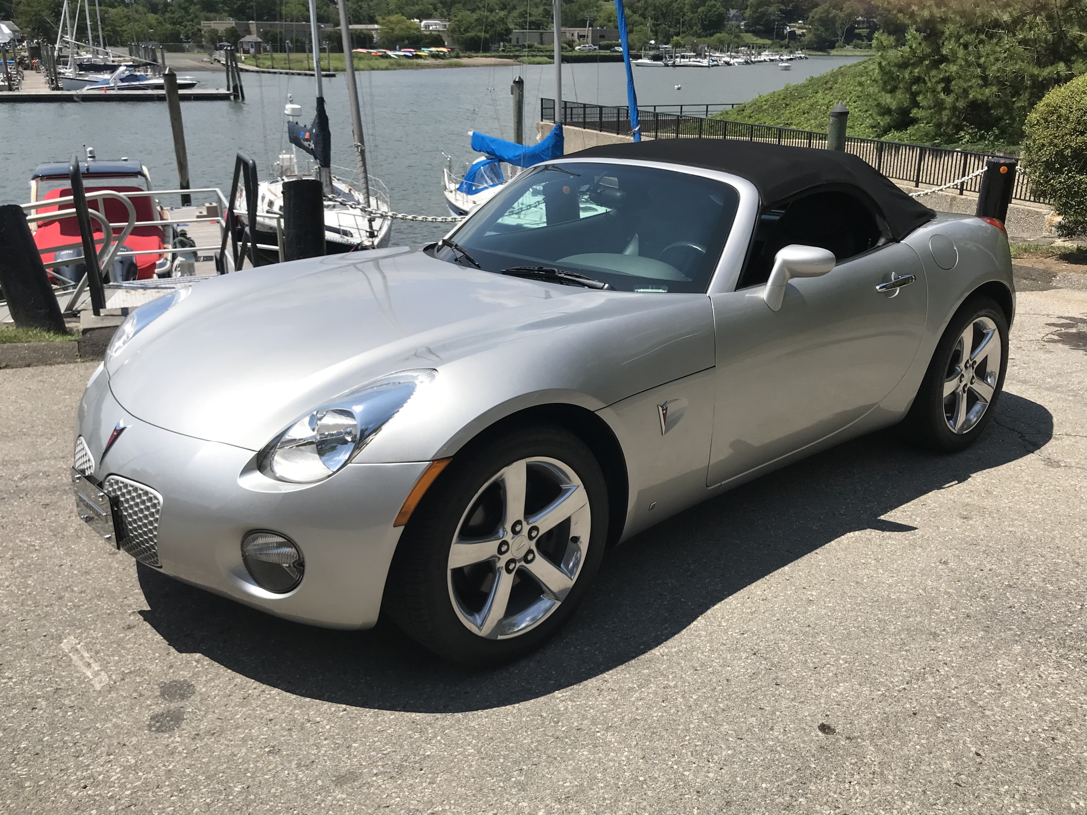 13k-Mile 2006 Pontiac Solstice Five-Speed