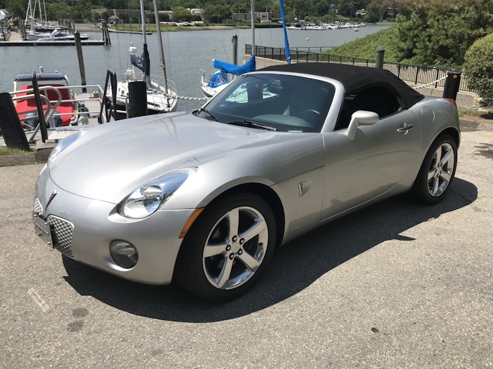 13k-Mile 2006 Pontiac Solstice Five-Speed