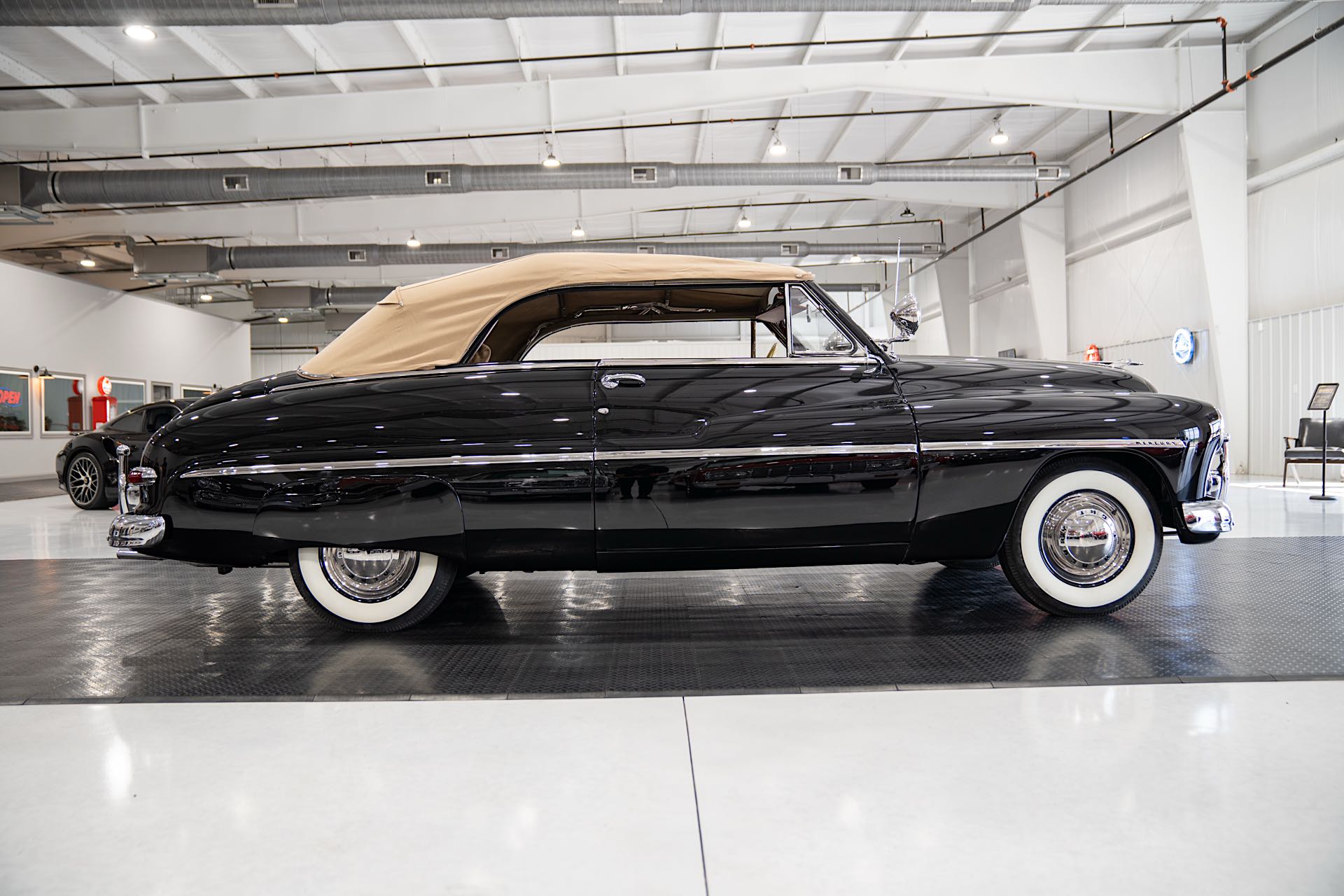 ★ 49 MERCURY ★ 49 マーキュリー コンバーチブル★ 1949 Mercury Convertible Coupe 0401-5950 – Fordimages
