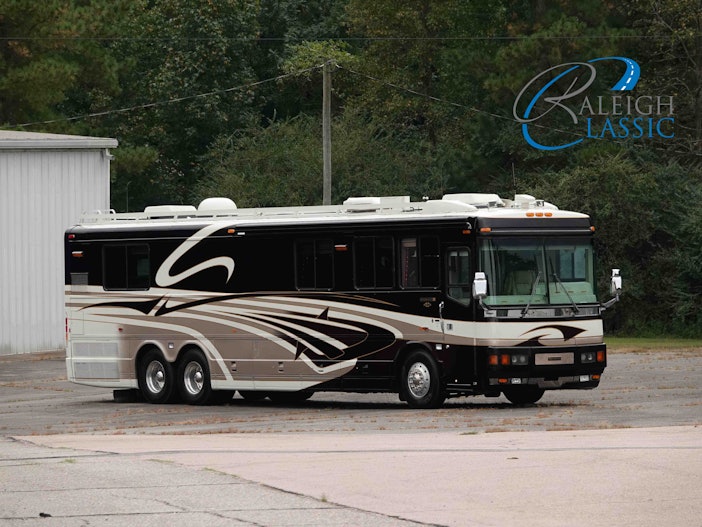 One-Owner 26k-Mile 2001 Blue Bird Wanderlodge LXi Millennium Edition