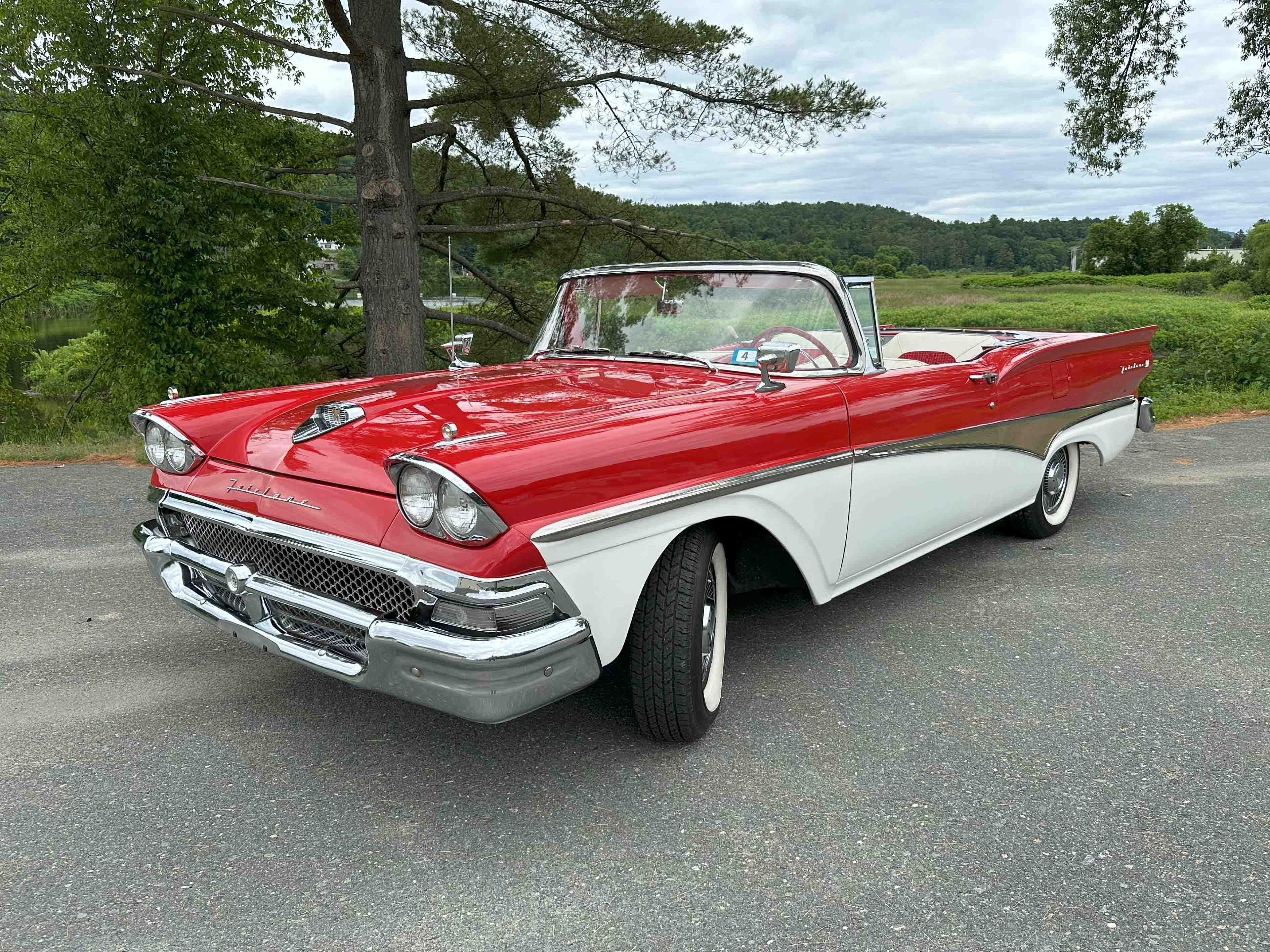 1958 Ford Fairlane 500 Skyliner