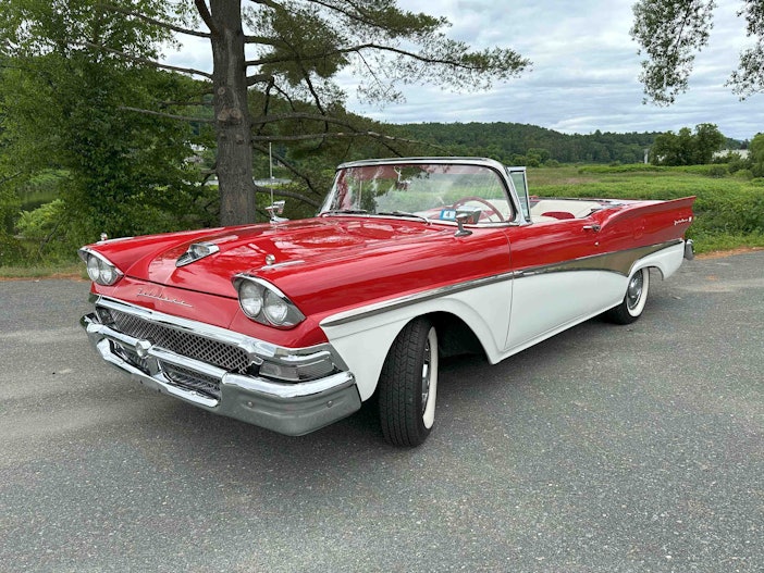 1958 Ford Fairlane 500 Skyliner