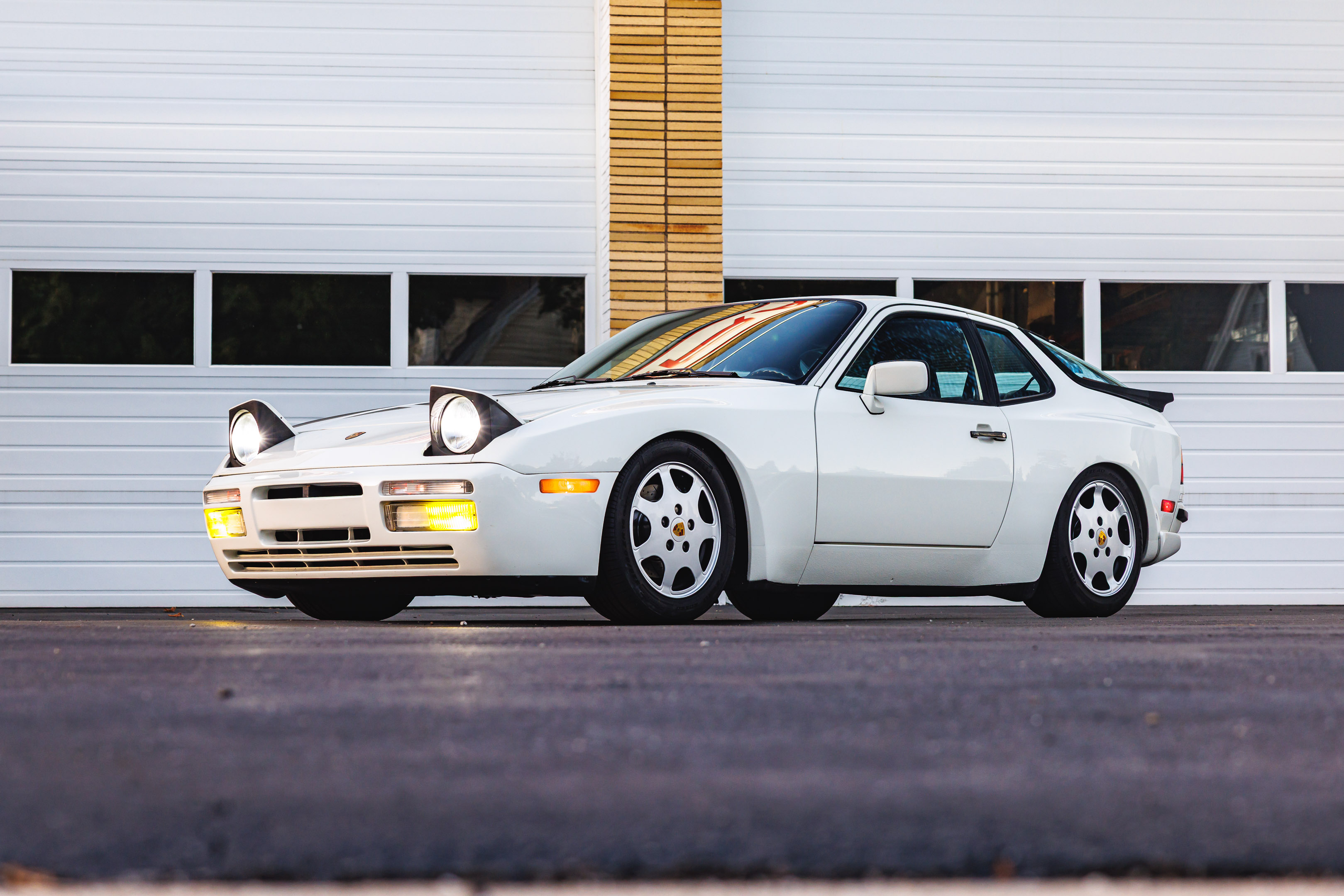1989-Porsche-944TurboS-003