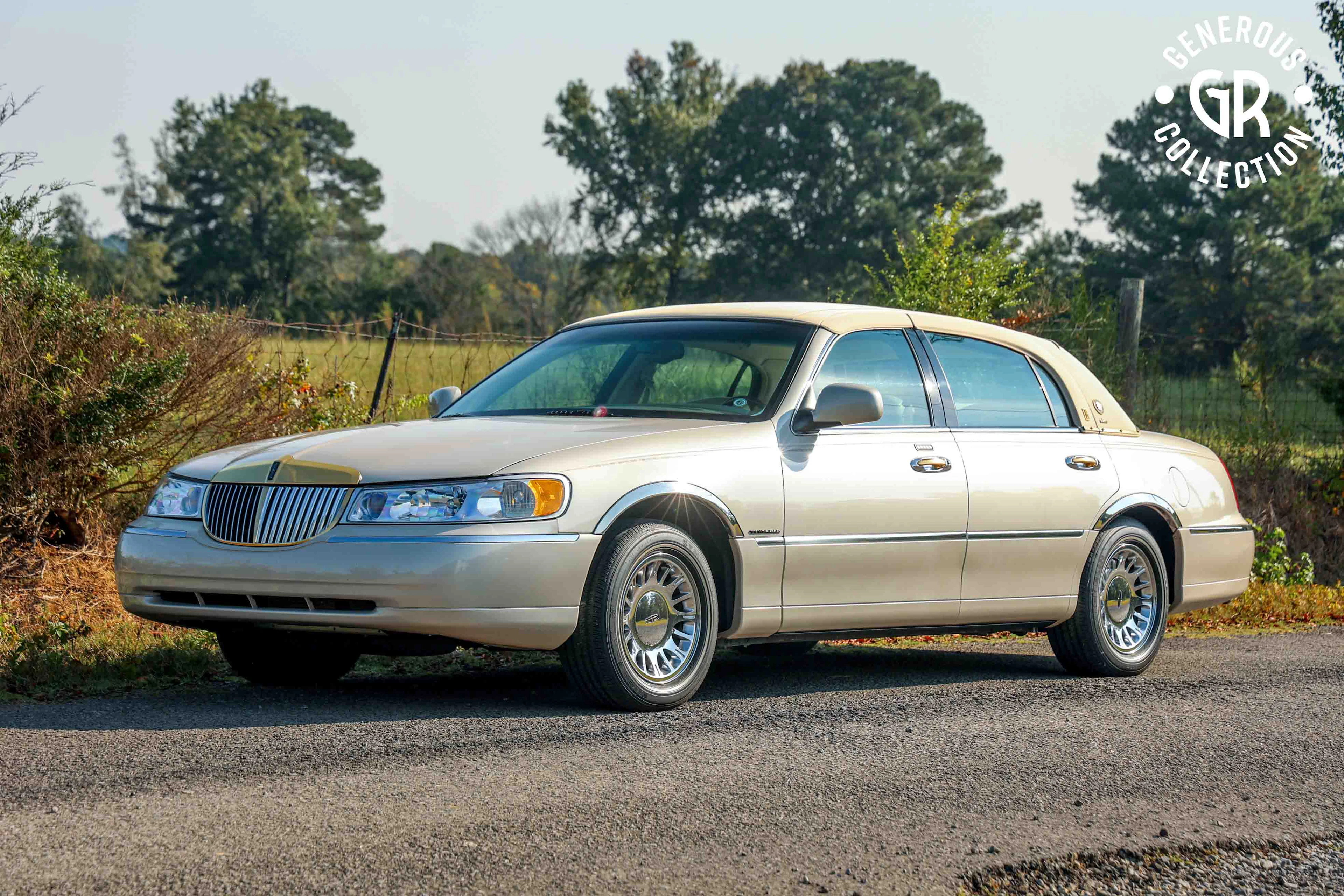 2000 Lincoln Town Car Cartier
