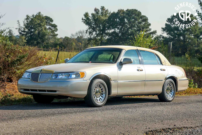 2000 Lincoln Town Car Cartier