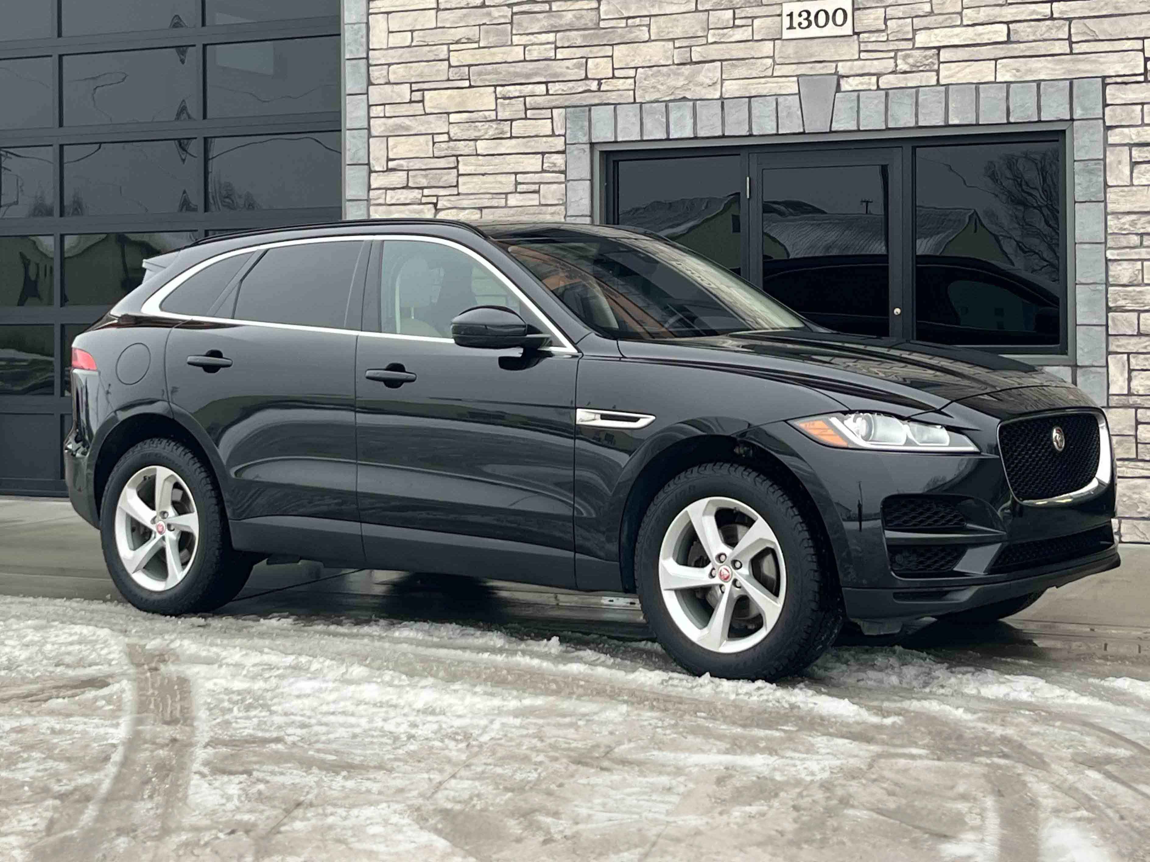 2019 Jaguar F-Pace 25T Premium