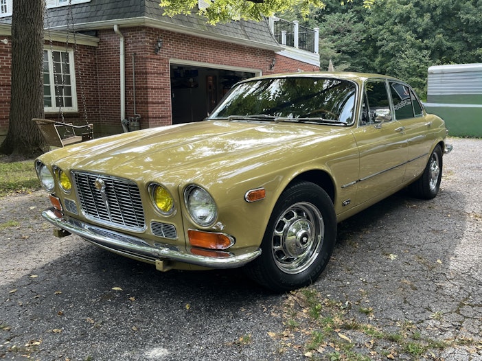 350-Powered 1973 Jaguar XJ6 Sedan