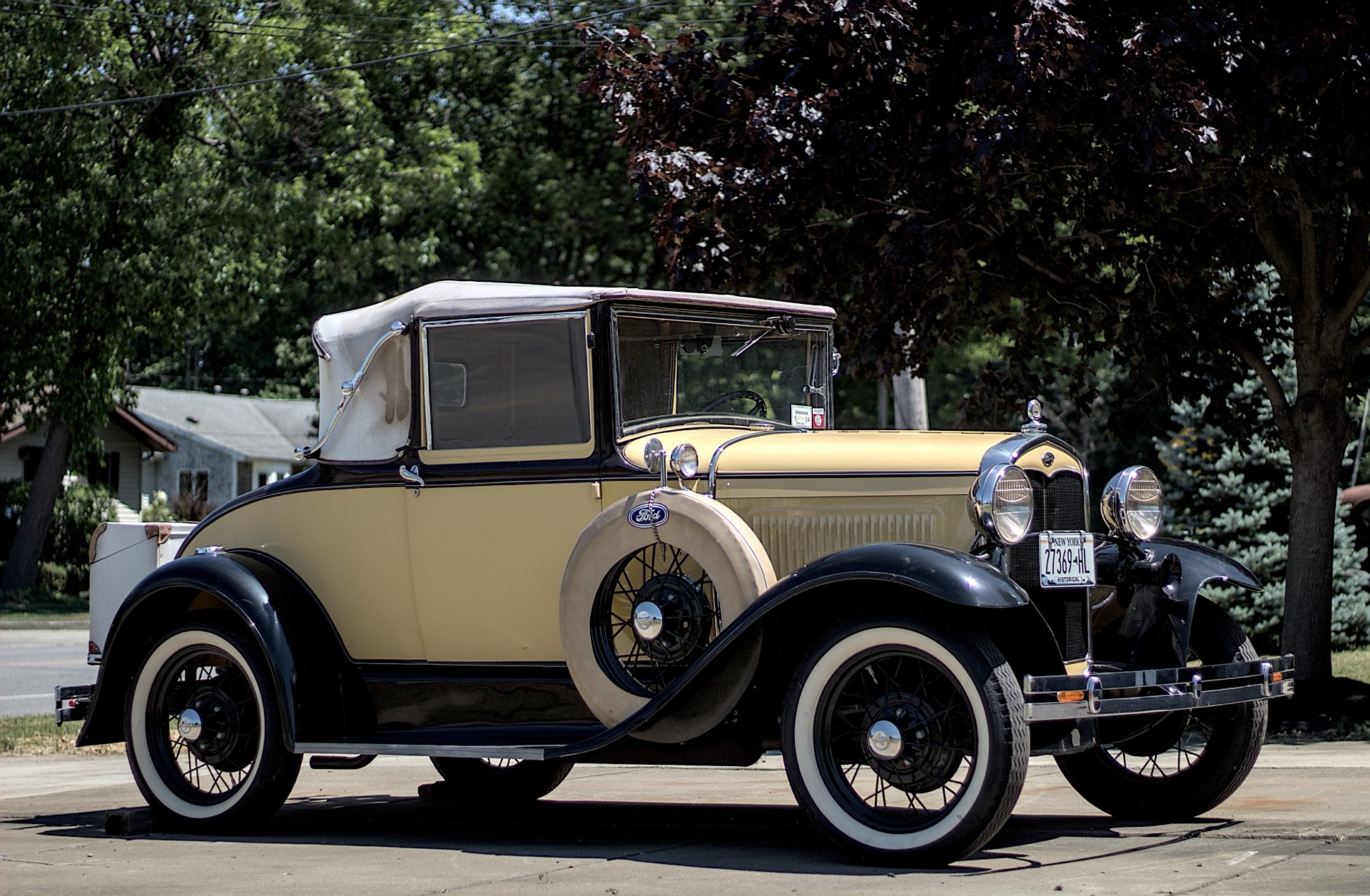 1931 Ford Model A Deluxe 50-A Sport Coupe