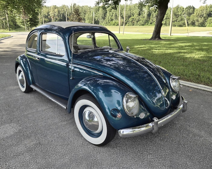 1.5L-Powered 1955 Volkswagen Beetle Three-Fold Sunroof