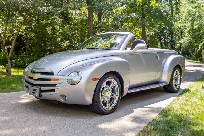 20k-Mile 2005 Chevrolet SSR 6-Speed