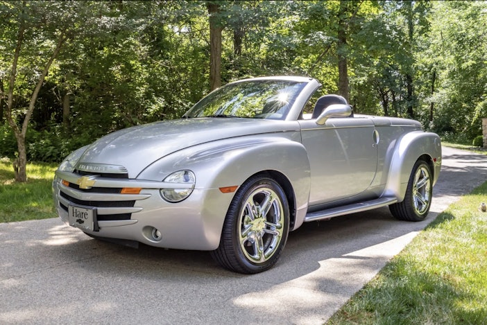 20k-Mile 2005 Chevrolet SSR 6-Speed