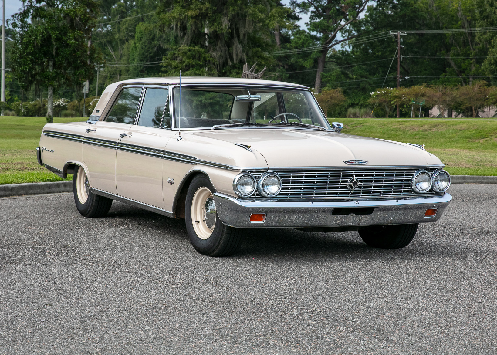 1962 Ford Galaxie 500 Town Sedan 390