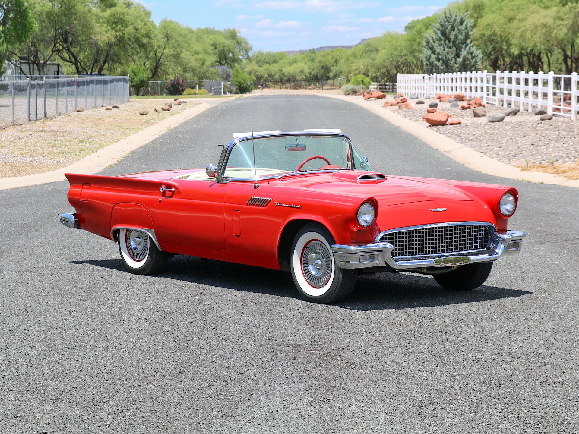 1957 Ford Thunderbird
