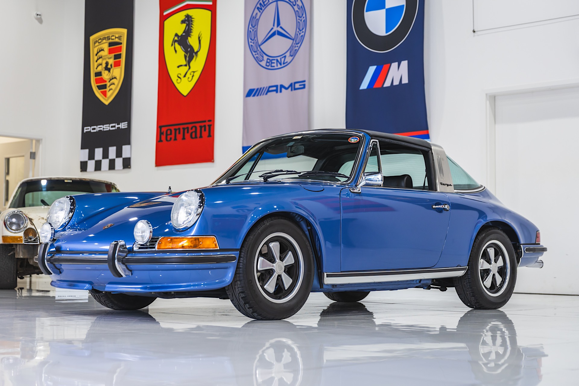 2025HagertyMarketplaceDavidGlennCollectionLot531972911STargaBluebell002ADeremerStudiosLLCR