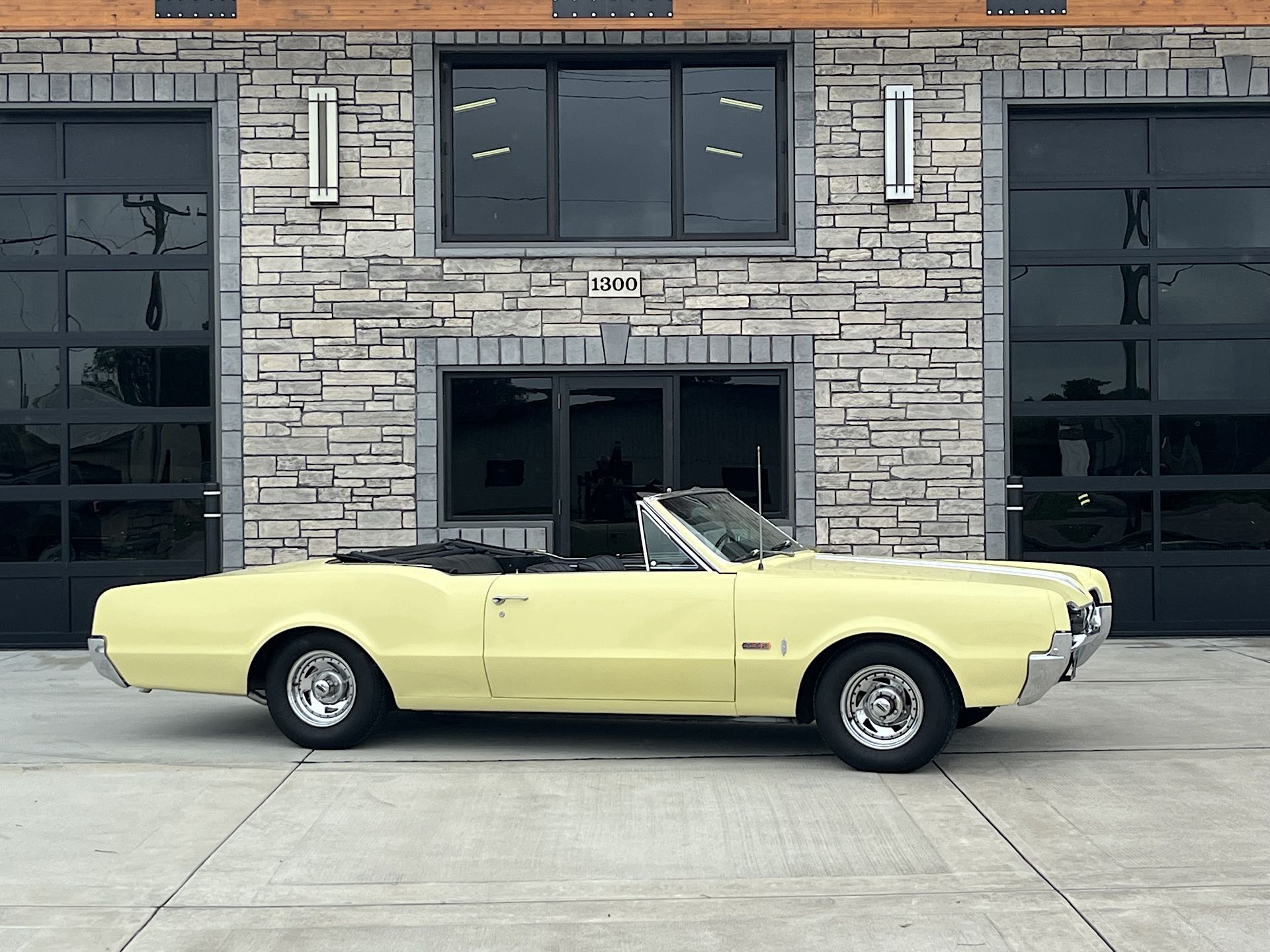 1967 Oldsmobile 4-4-2 Convertible Tribute