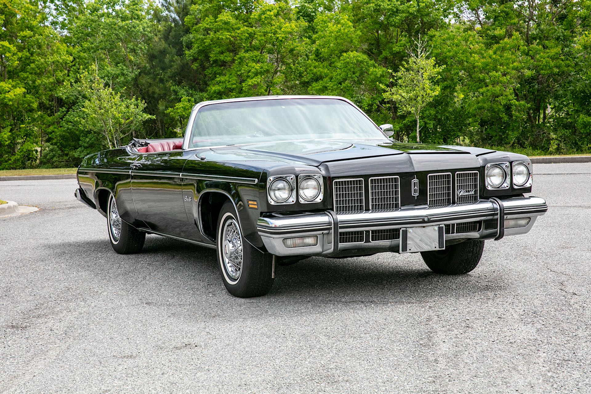 1975 Oldsmobile Delta 88 Royale Convertible