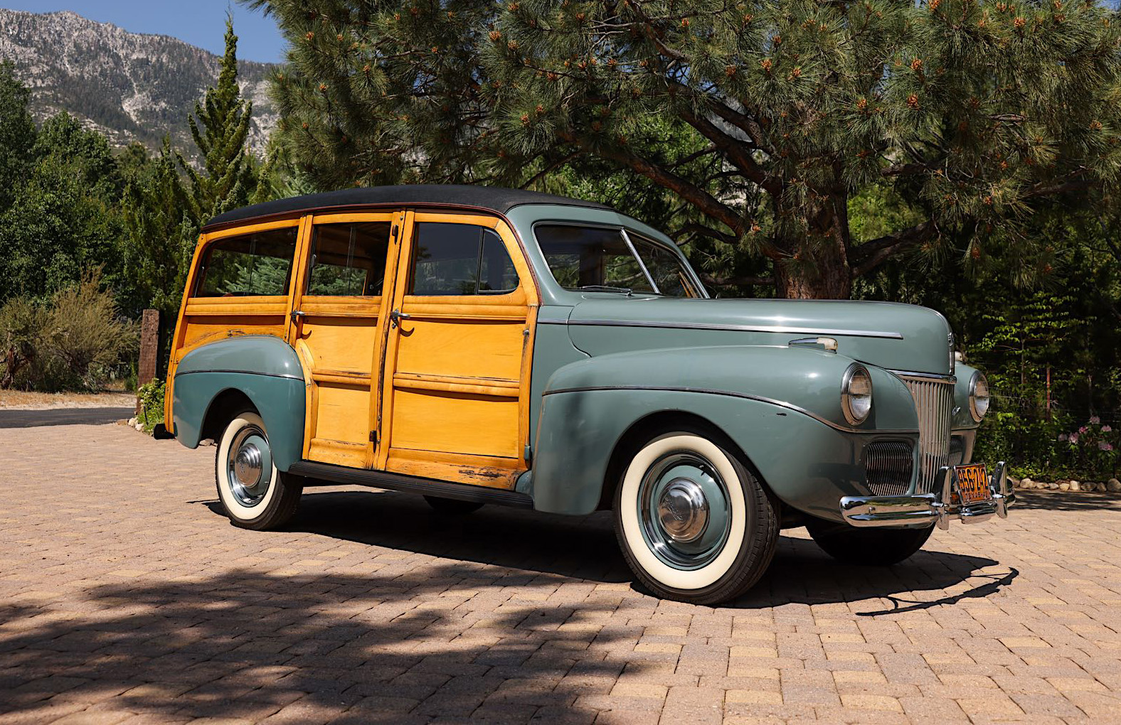 1941 Ford 11A Super De Luxe Station Wagon
