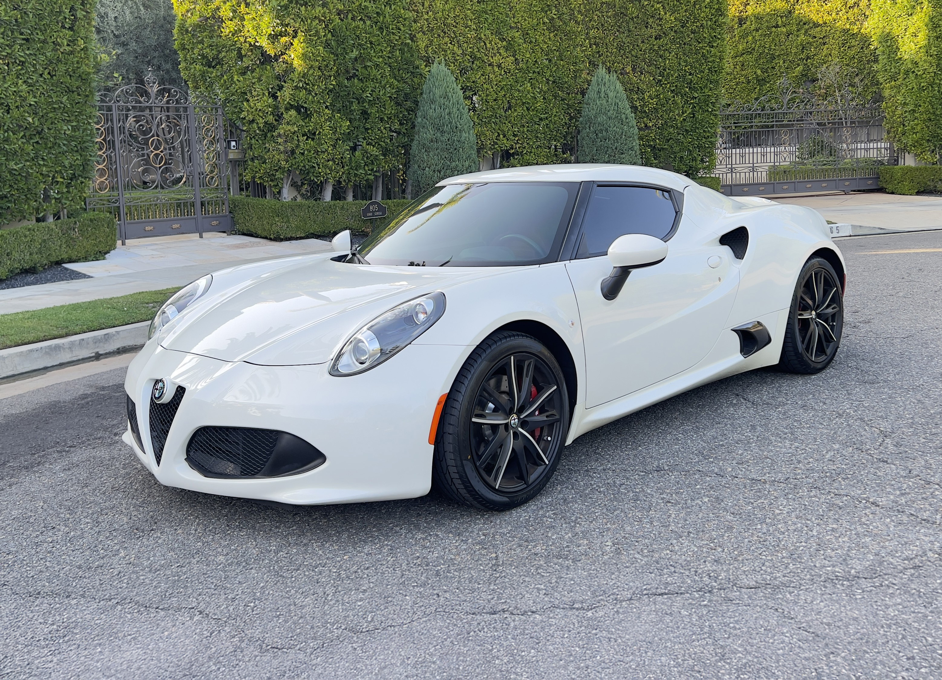 8k-Mile 2016 Alfa Romeo 4C Coupe