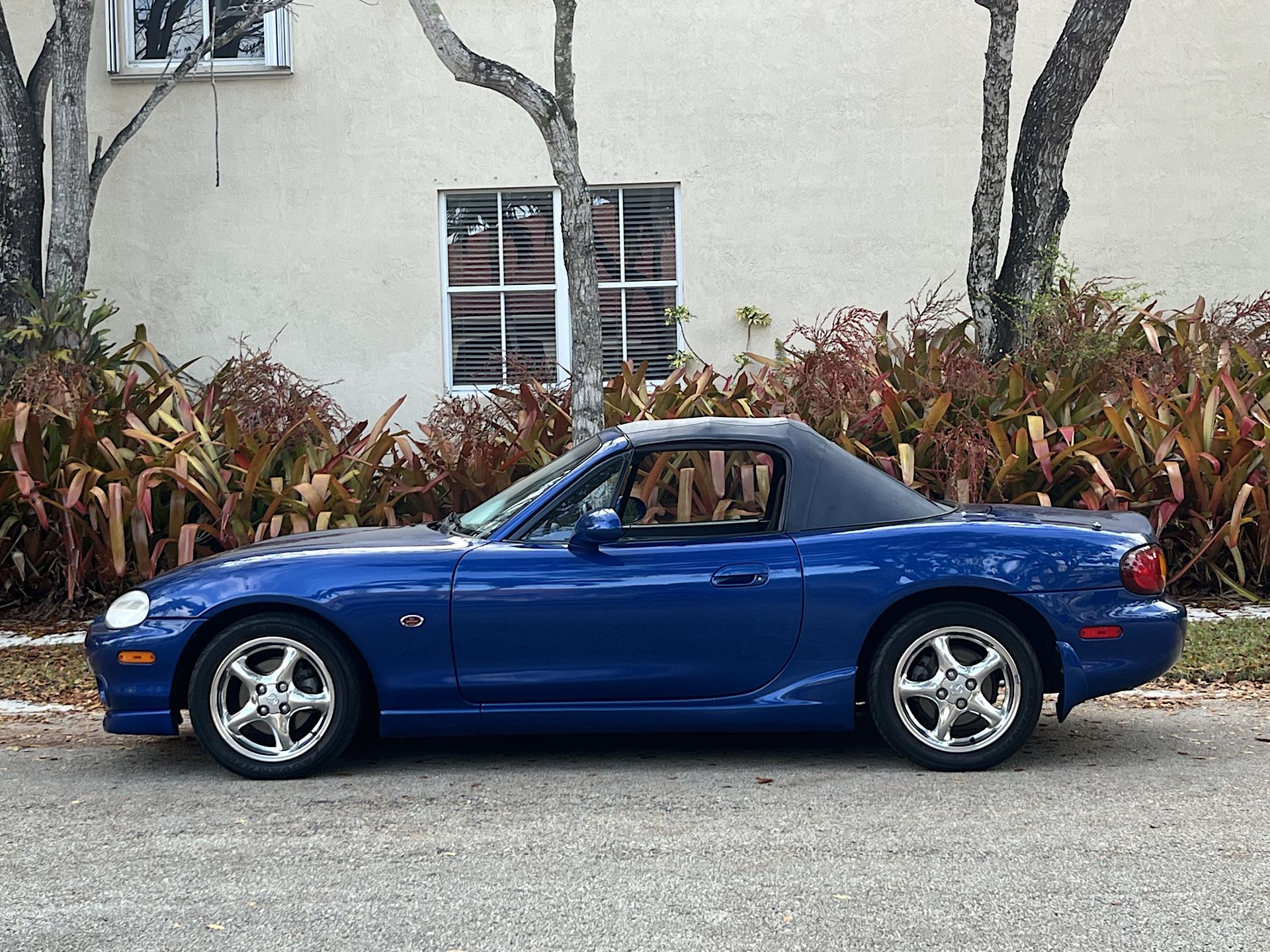 56k-Mile 1999 Mazda MX-5 Miata 10th Anniversary for sale | Hagerty