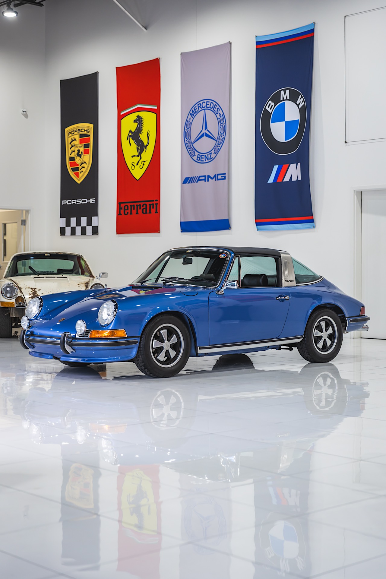 2025HagertyMarketplaceDavidGlennCollectionLot531972911STargaBluebell107ADeremerStudiosLLCR