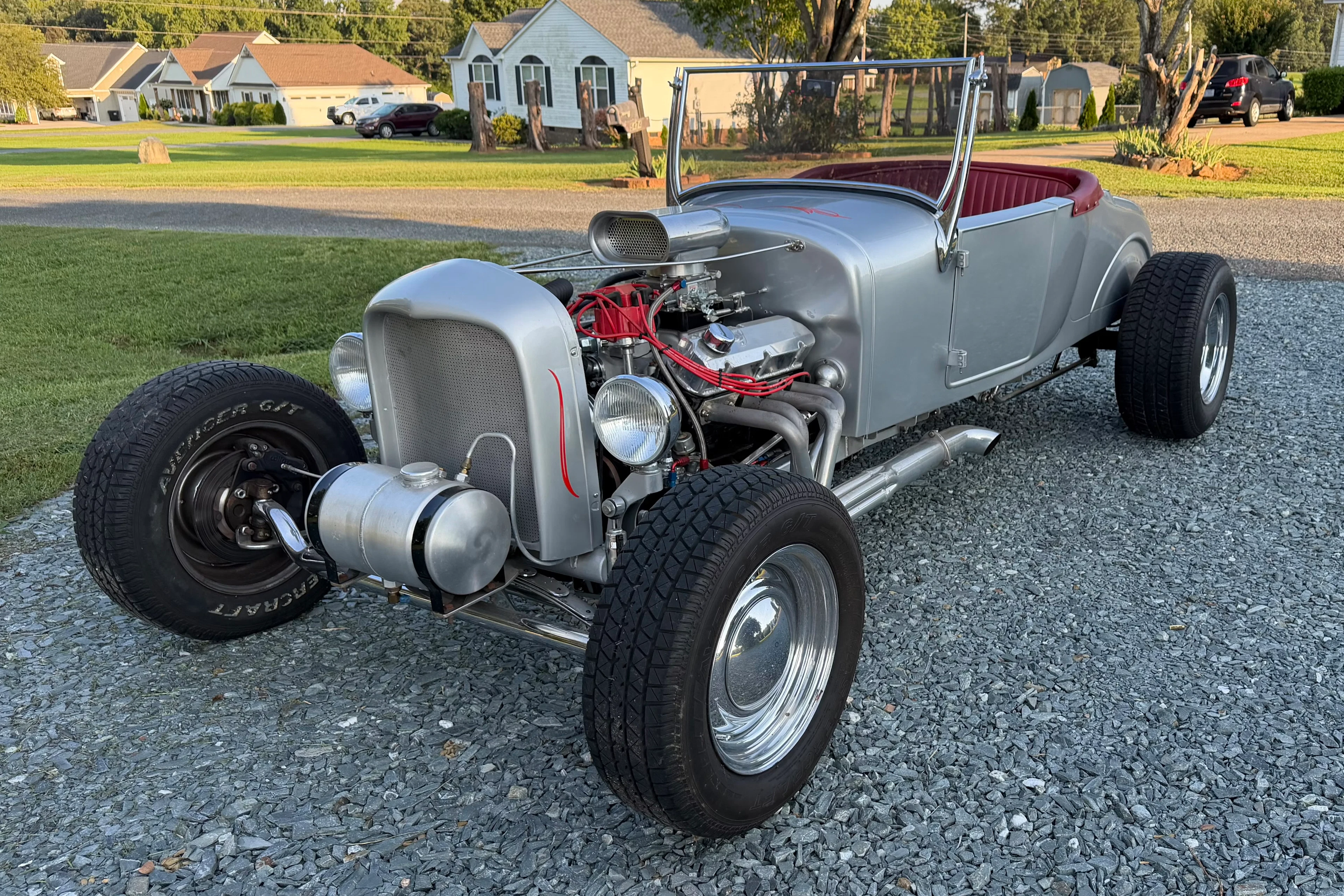 302-Powered T-Bucket