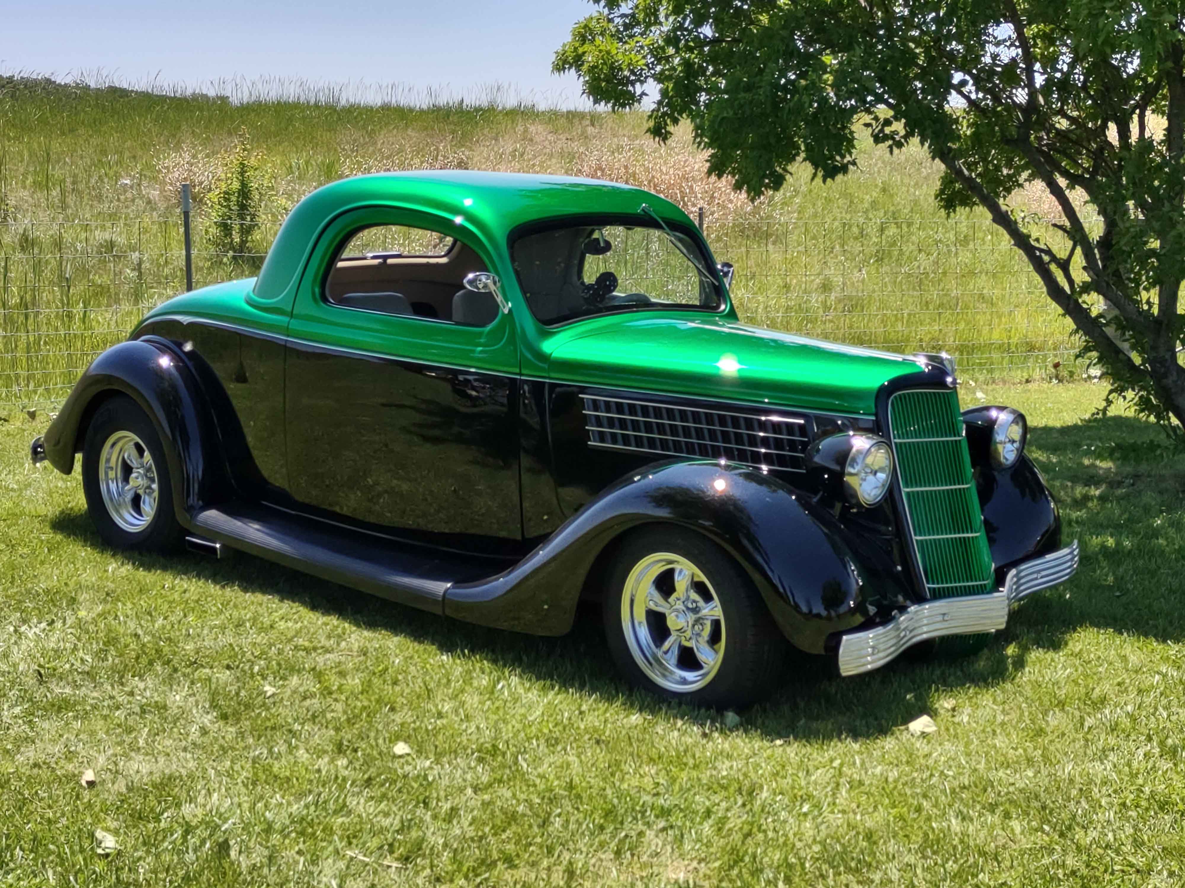 Modified 1935 Ford De Luxe Three Window Coupe