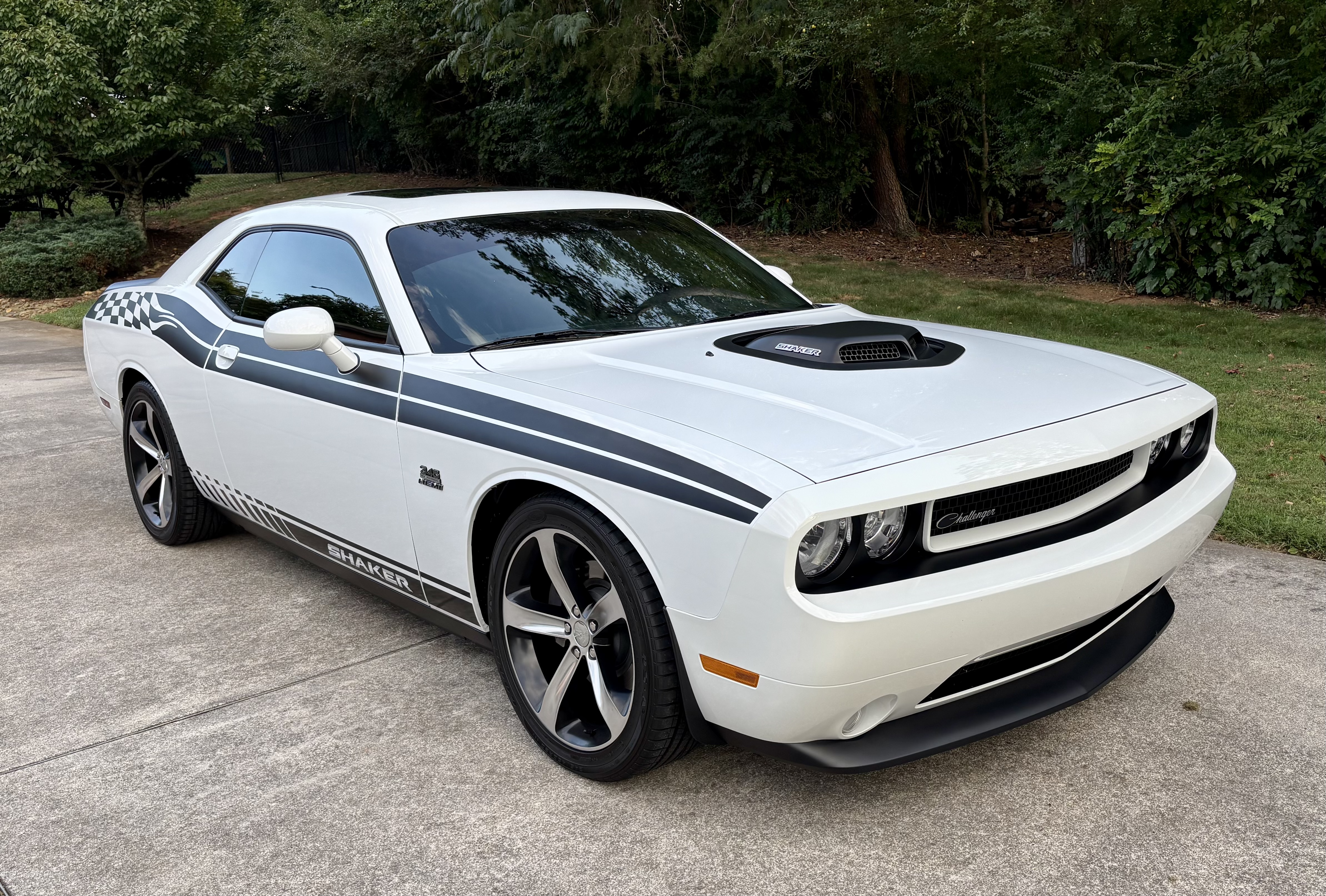 2,900-Mile 2014 Dodge Challenger R/T Shaker 6-Speed