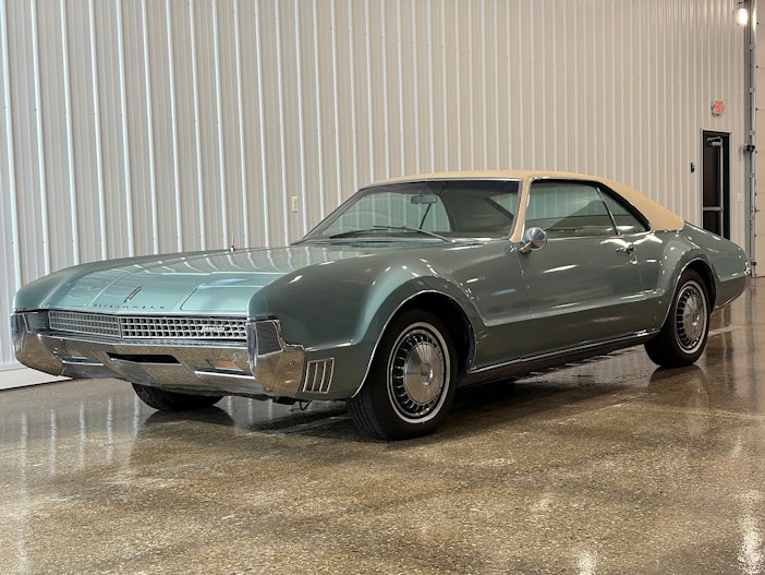 1967 Oldsmobile Toronado Deluxe