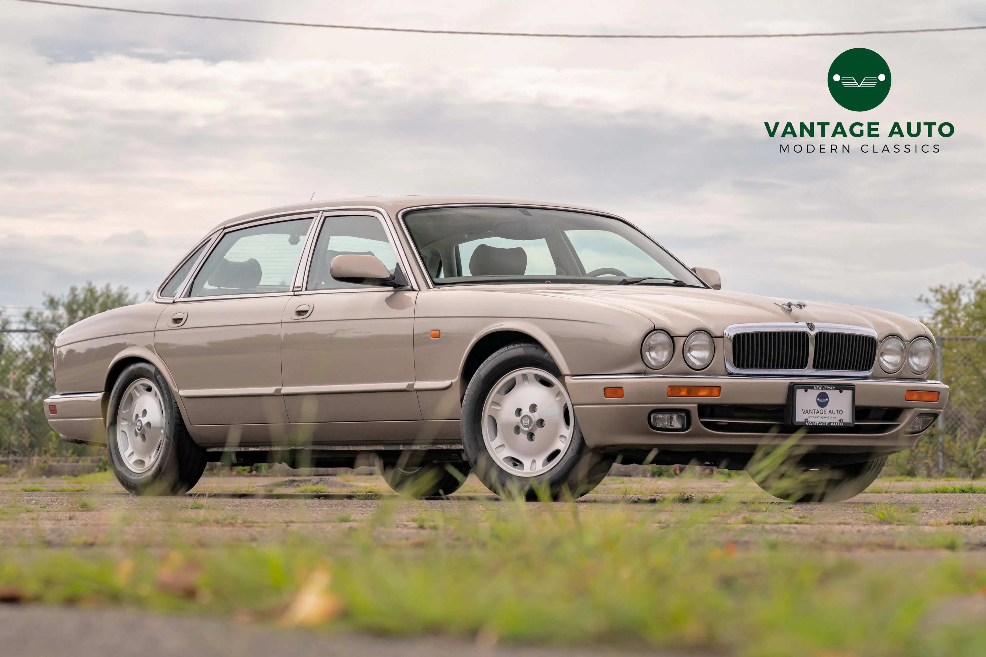 6k-Mile 1997 Jaguar XJ6