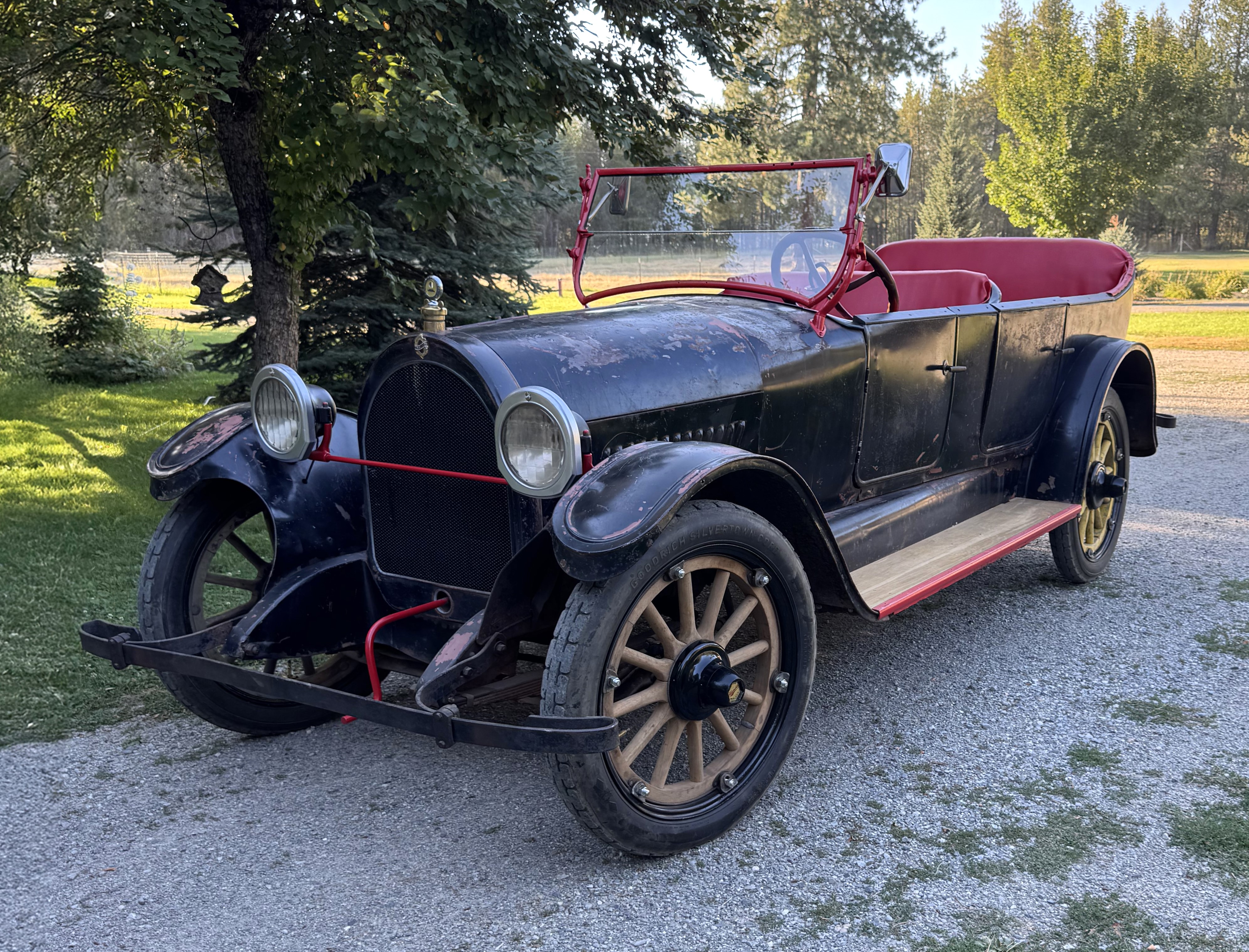 1922 Oldsmobile 43-A Touring