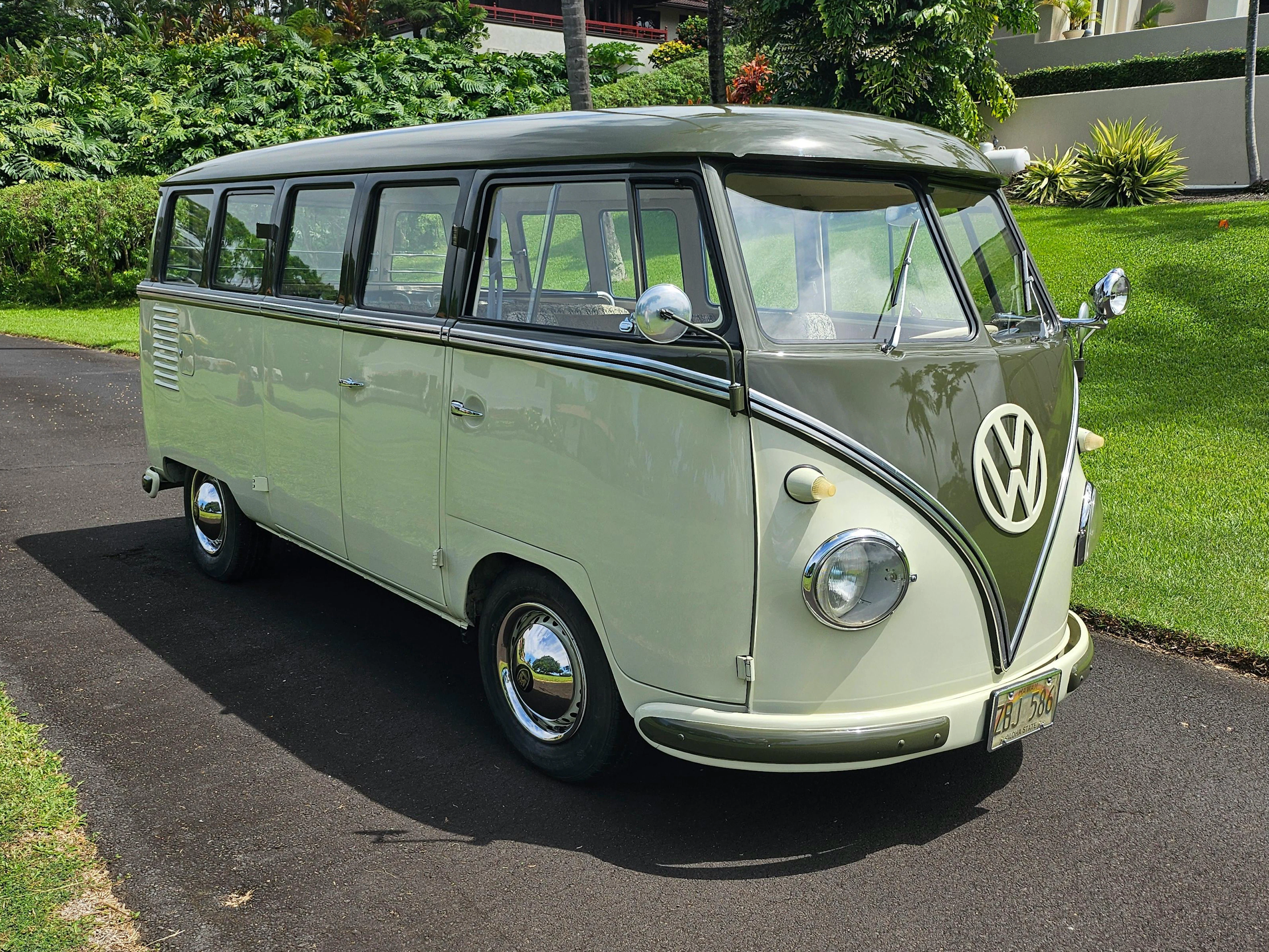 Fuel-Injected 1,700cc-Powered 1957 Volkswagen Type 2 Deluxe 15-Window Bus