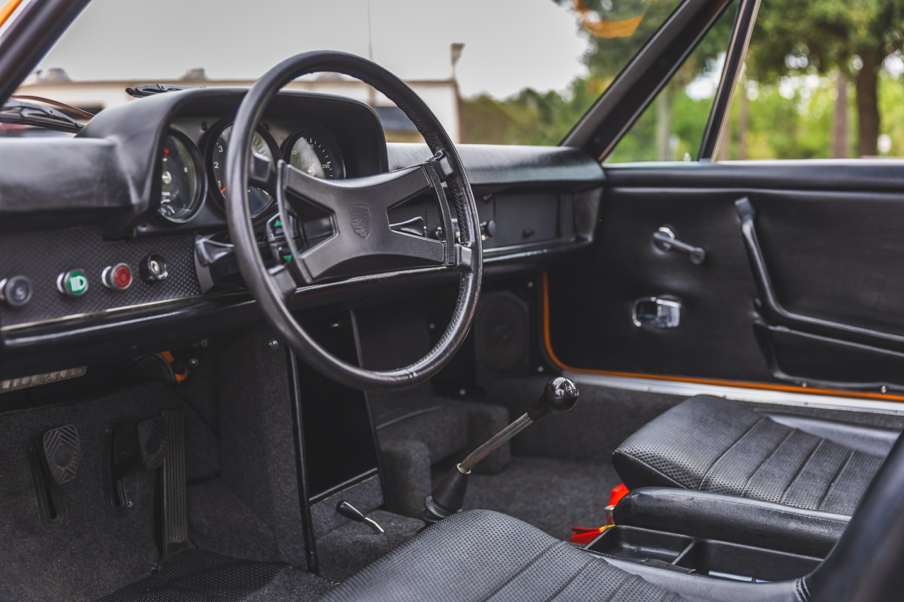 LV25r00711970Porsche9146006Large