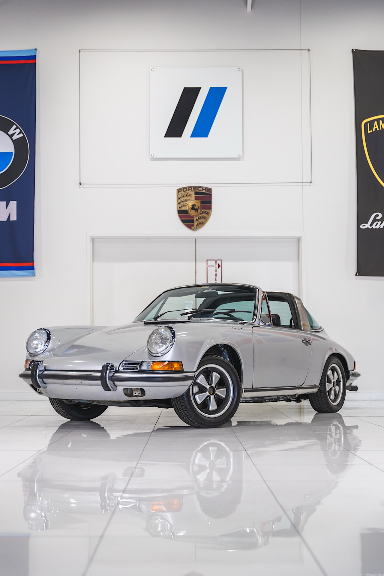 2025HagertyMarketplaceDavidGlennCollectionLot11970Porsche911STargaSilver103BONUSDeremerStudiosLLCR