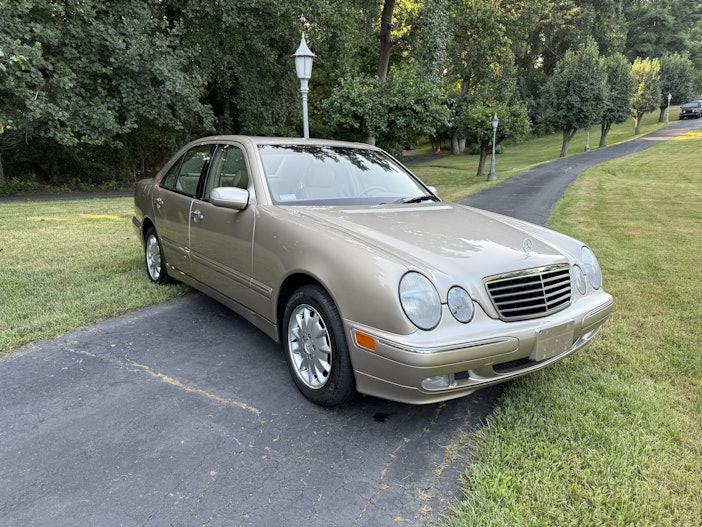 2000 Mercedes-Benz E320 4MATIC Sedan