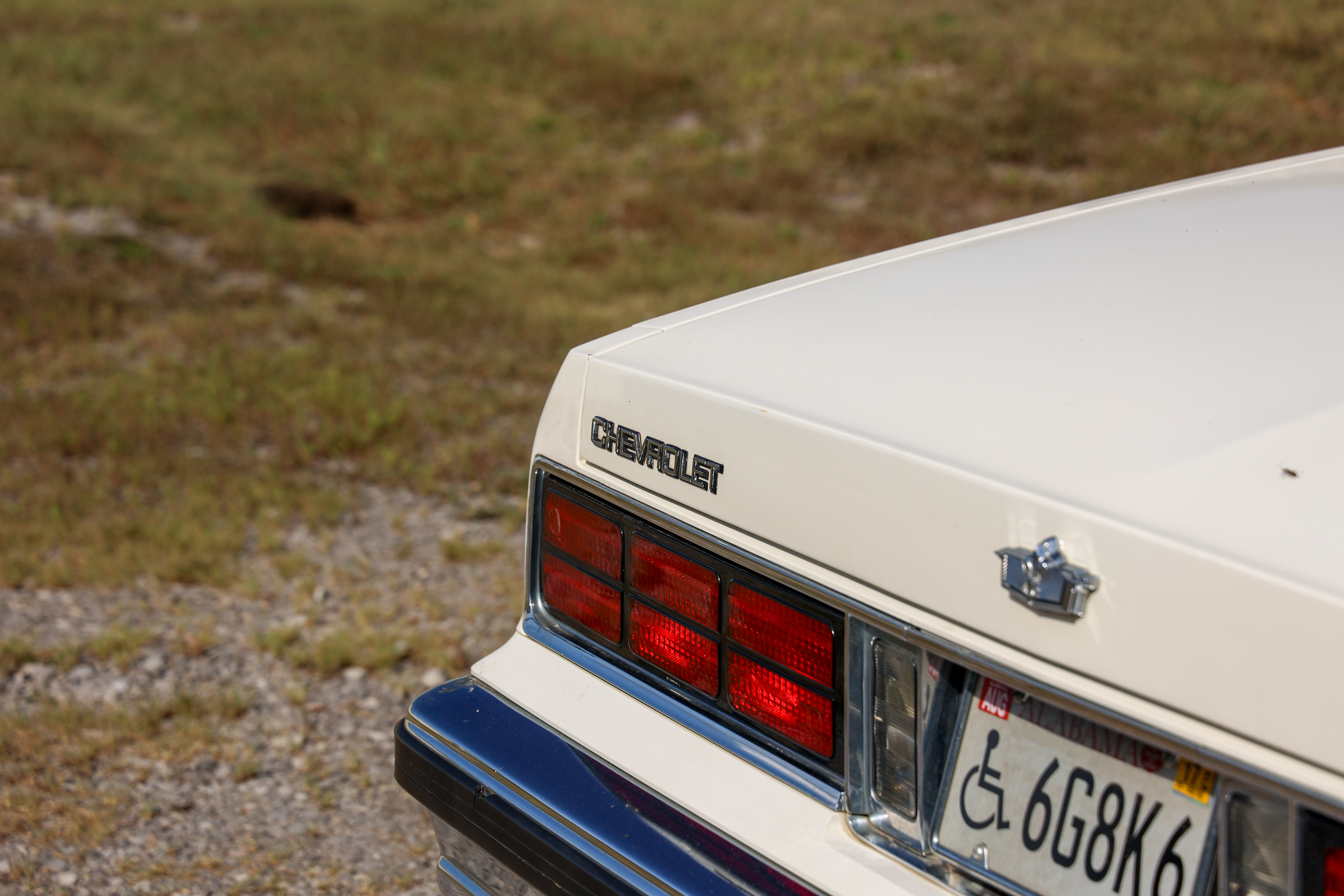 '87 Chevyシボレー Capriceカプリス Sedanセダン 1/18 87 Chevyシボレー Capriceカプリス Sedanセダン 1/18 MCG 1/18