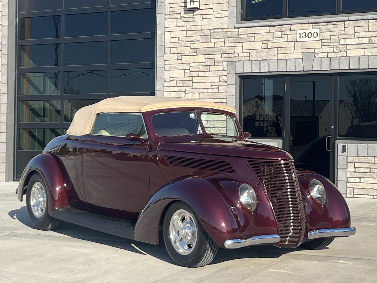 1937 Ford Cabriolet Resto Mod